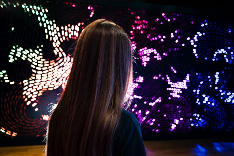 Van Gogh Dreams for Van Gogh Museum Amsterdam Striving for Greater Meaning purple infinity meditative room design immersive installation