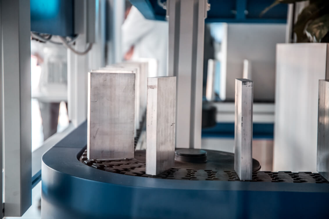 Kinetic installation of Samsung phone manufacturing process by Tellart