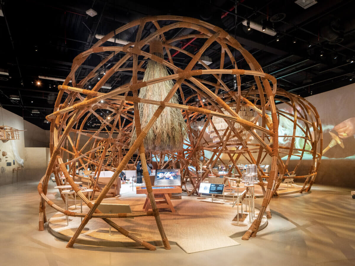 Semi-open pavilion in space