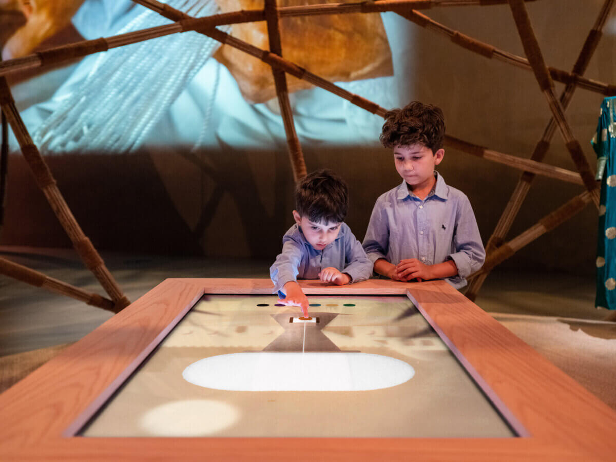 Interactive touchscreen for digital weaving