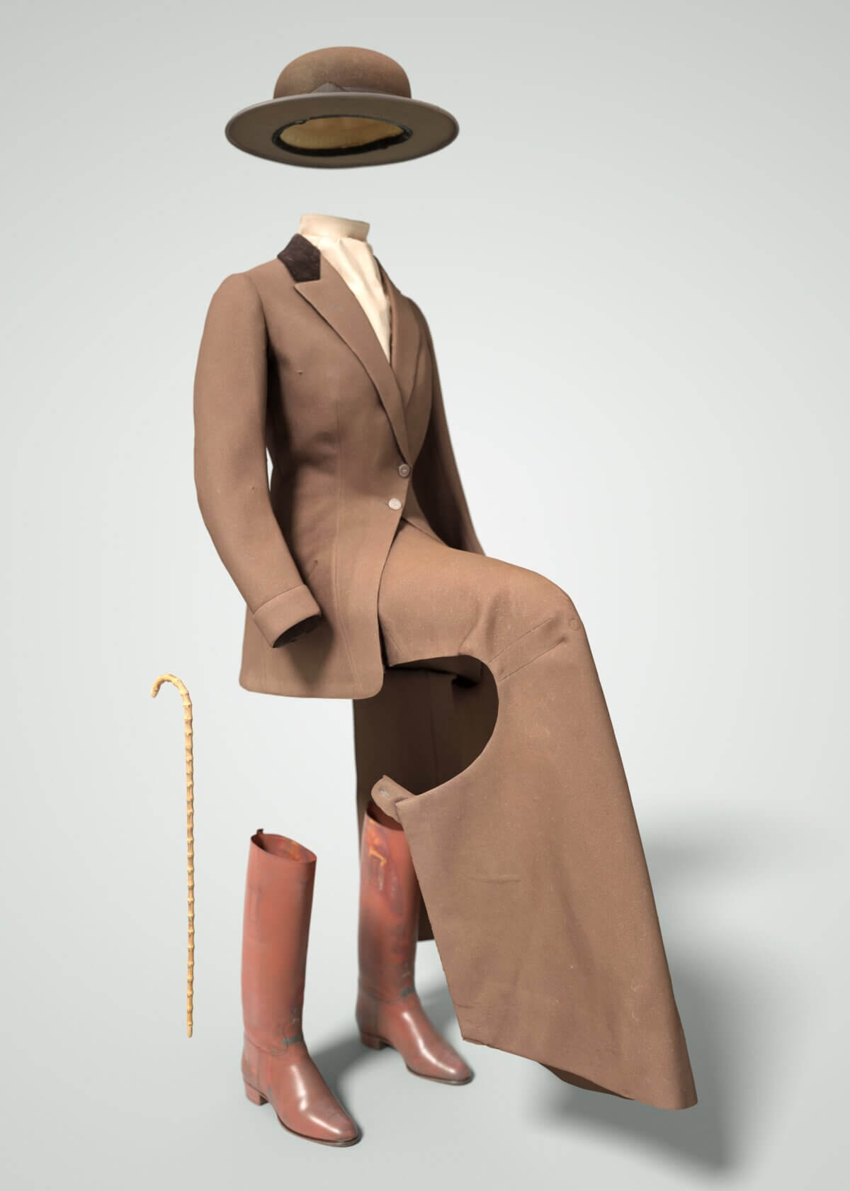 Digital 3D depiction of the Queen Maud's riding dress generated by Tellart